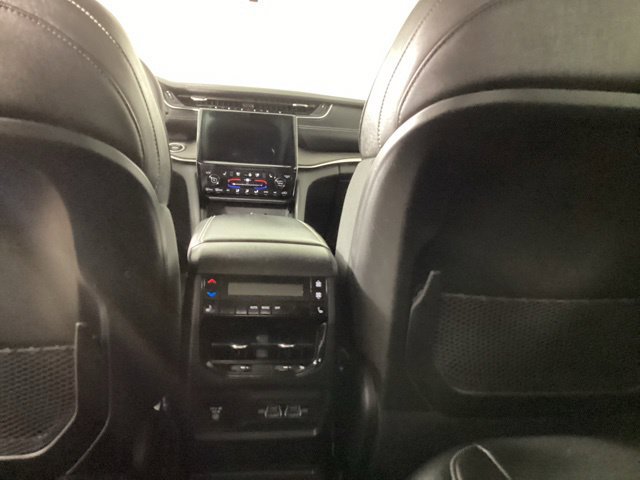 Used 2023 Jeep Grand Cherokee L Limited w/ Luxury Tech Group II AWD/4WD image 29
