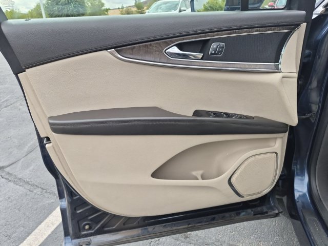 Used 2017 Lincoln MKX Select w/ Select Plus Package FWD image 13