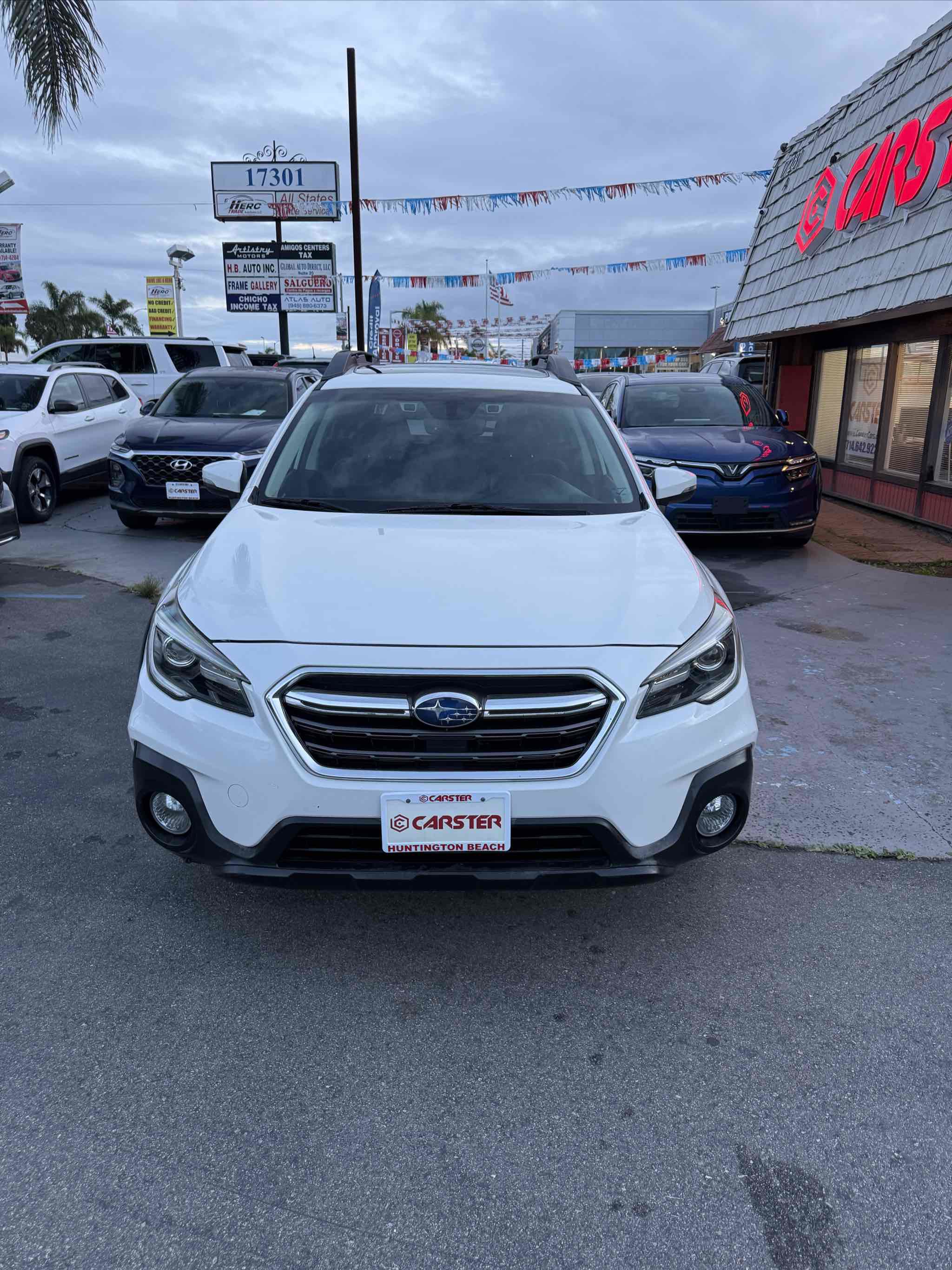 Used 2018 Subaru Outback 2.5i Limited image 3
