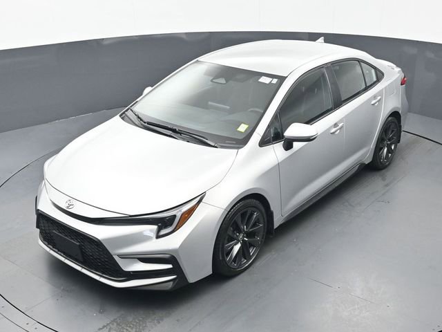Used 2024 Toyota Corolla SE image 32