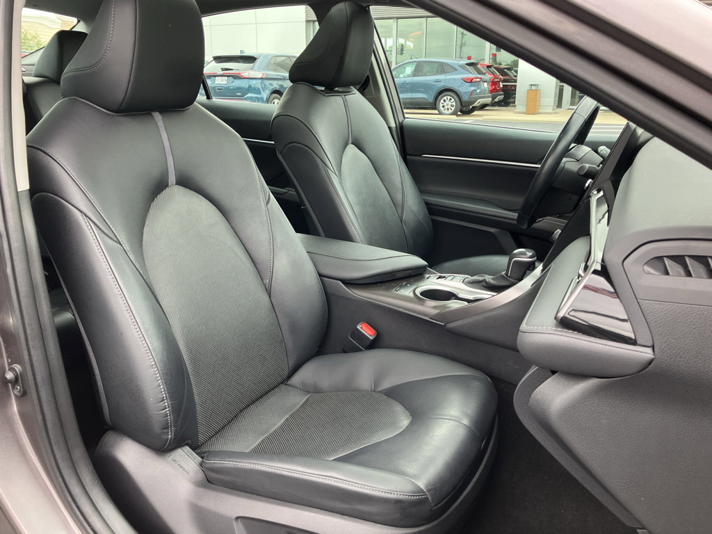 Used 2021 Toyota Camry XLE w/ Navigation Package image 34