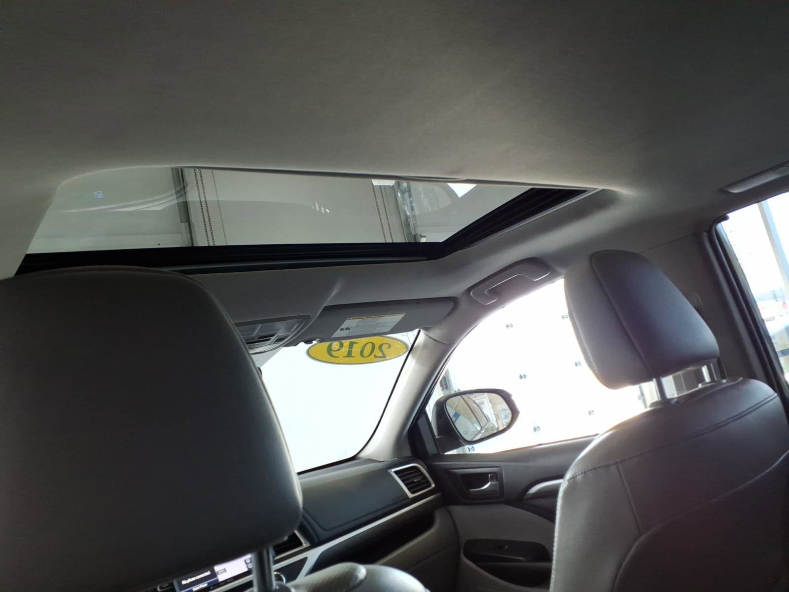 Used 2019 Toyota Highlander Limited image 14