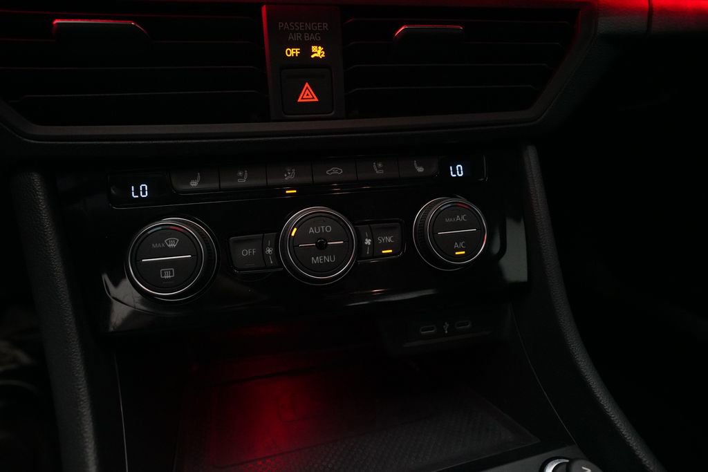 Used 2024 Volkswagen Jetta SEL FWD image 20