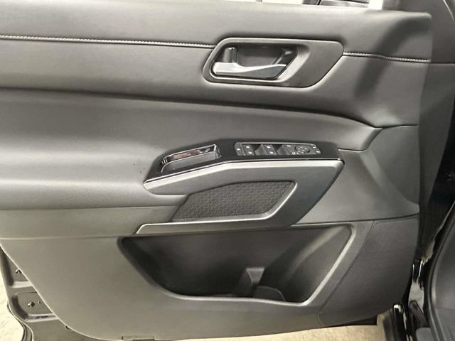 New 2026 Nissan Pathfinder SL w/ SL Premium Package FWD image 12