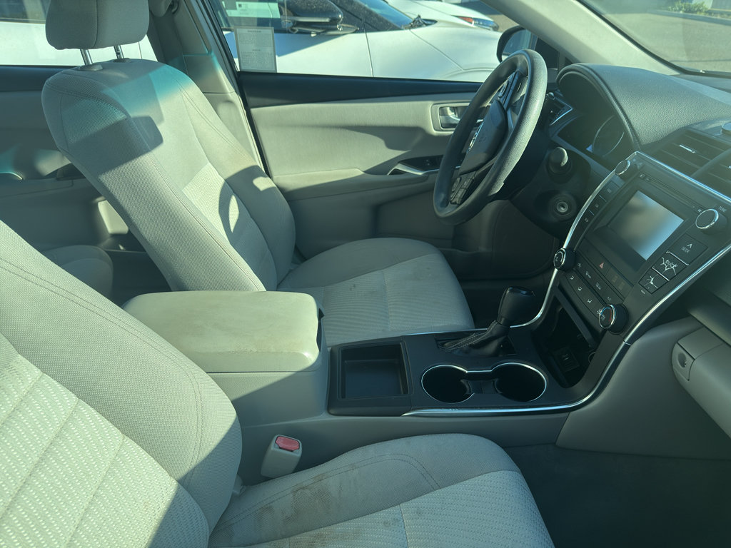 Used 2017 Toyota Camry LE FWD image 4