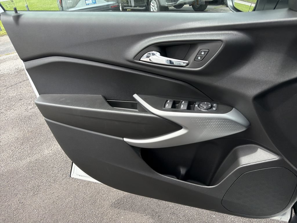 New 2026 Chevrolet Trax LS w/ LS Convenience Package FWD image 12