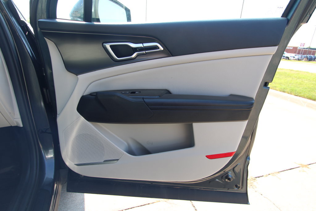 Used 2023 Kia Sportage EX FWD image 40