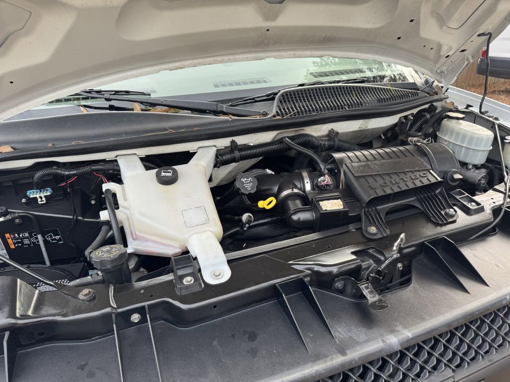 Used 2011 Chevrolet Express 2500 image 17