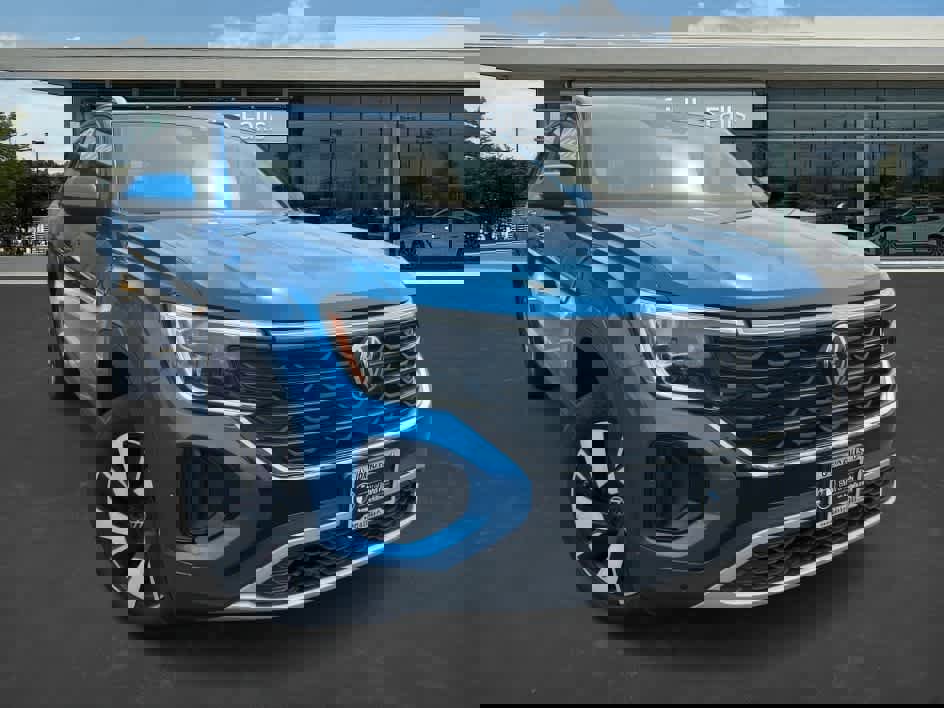 Used 2024 Volkswagen Atlas Cross Sport SE image 2