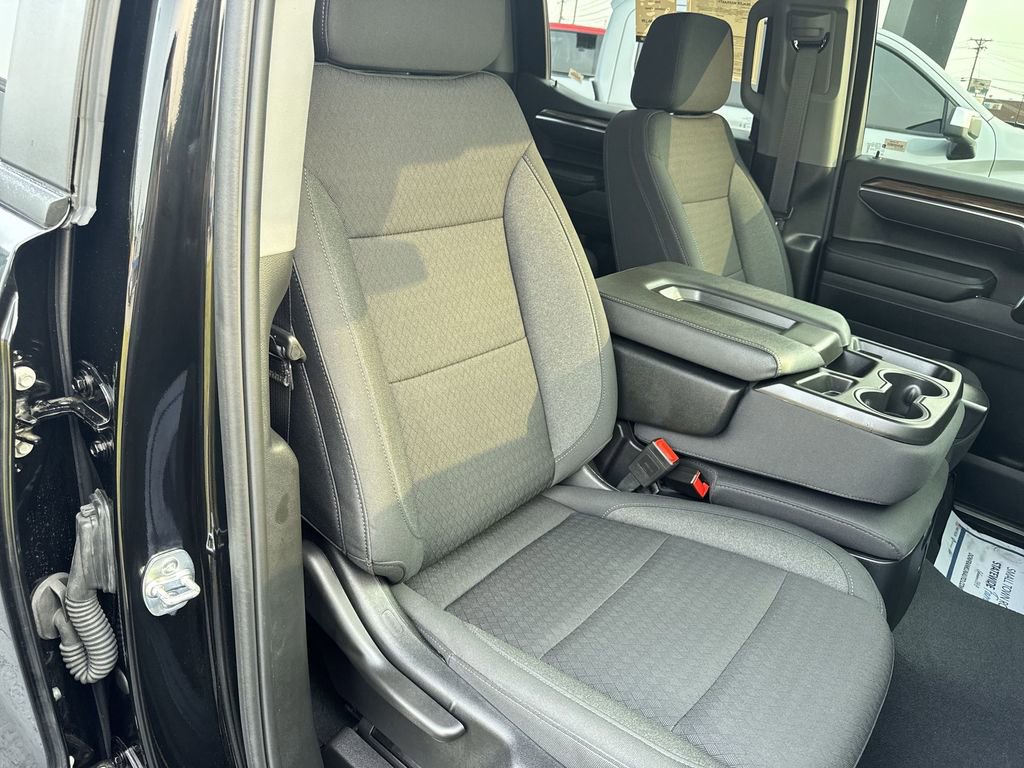 Used 2025 Chevrolet Silverado 1500 LT image 30