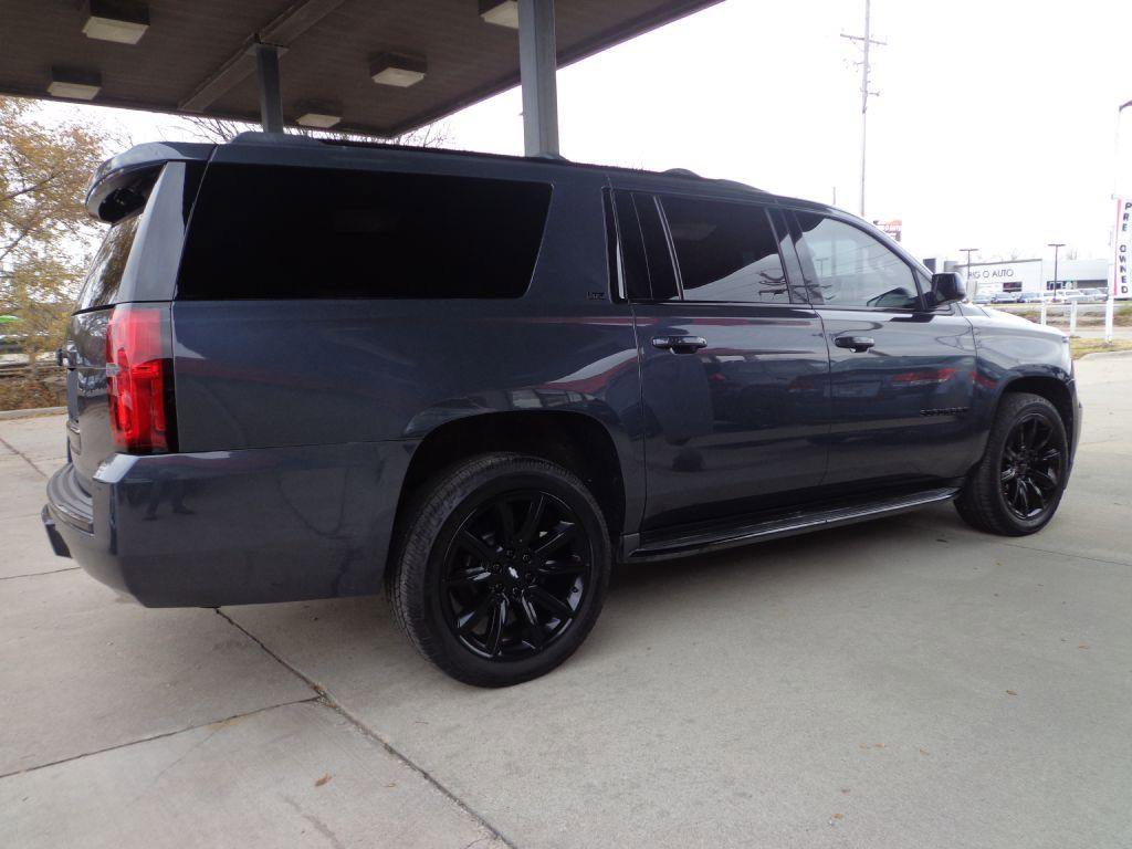 Used 2015 Chevrolet Suburban LTZ image 4