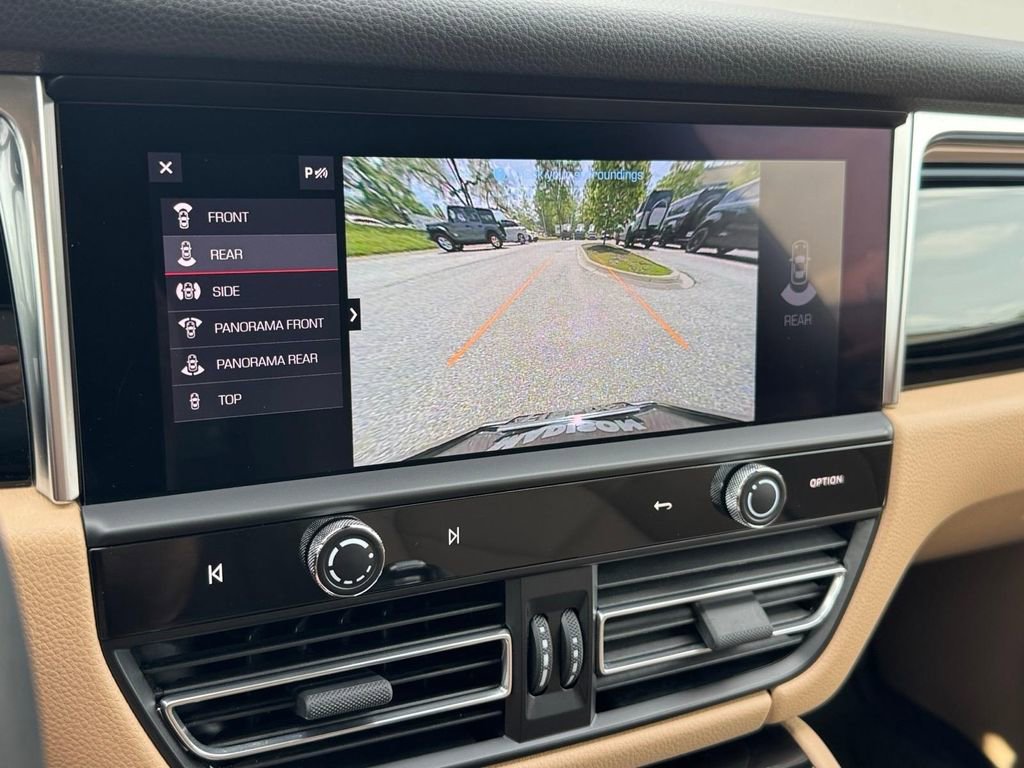 Used 2024 Porsche Macan AWD/4WD image 19
