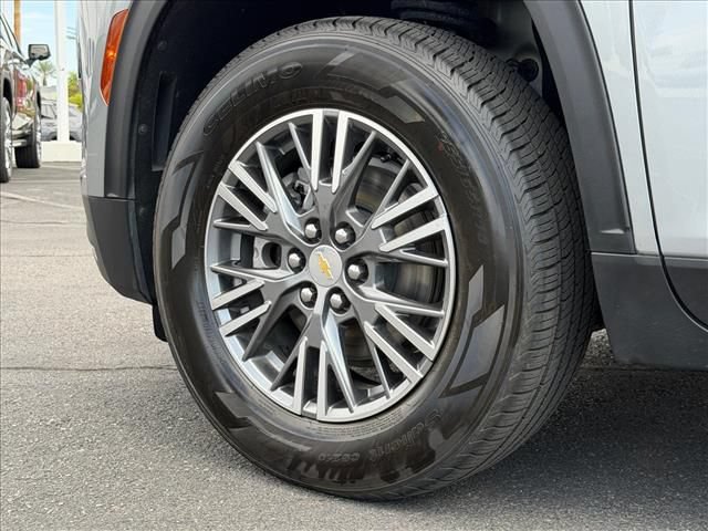 Certified 2025 Chevrolet Traverse LT FWD image 24