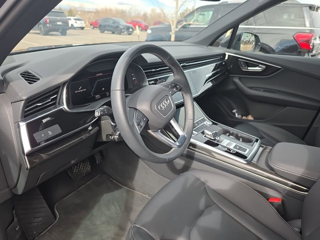 Used 2025 Audi Q7 3.0T Premium w/ Convenience Package image 9