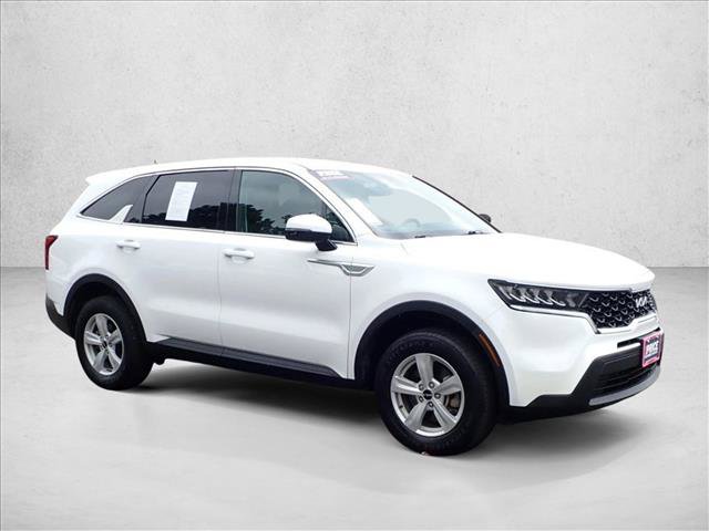 Used 2023 Kia Sorento LX AWD/4WD image 6