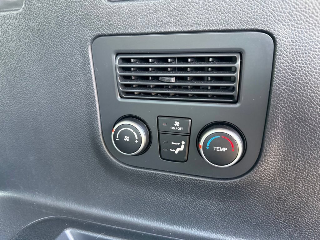 Used 2019 Hyundai Santa Fe XL AWD/4WD image 36