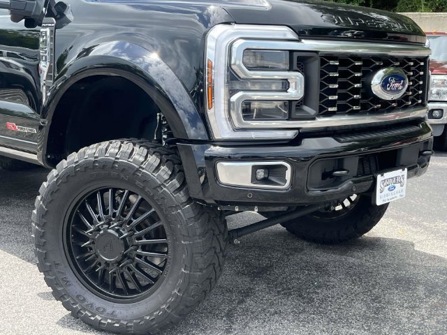 Certified 2025 Ford F450 Platinum w/ Platinum Plus Package AWD/4WD image 11