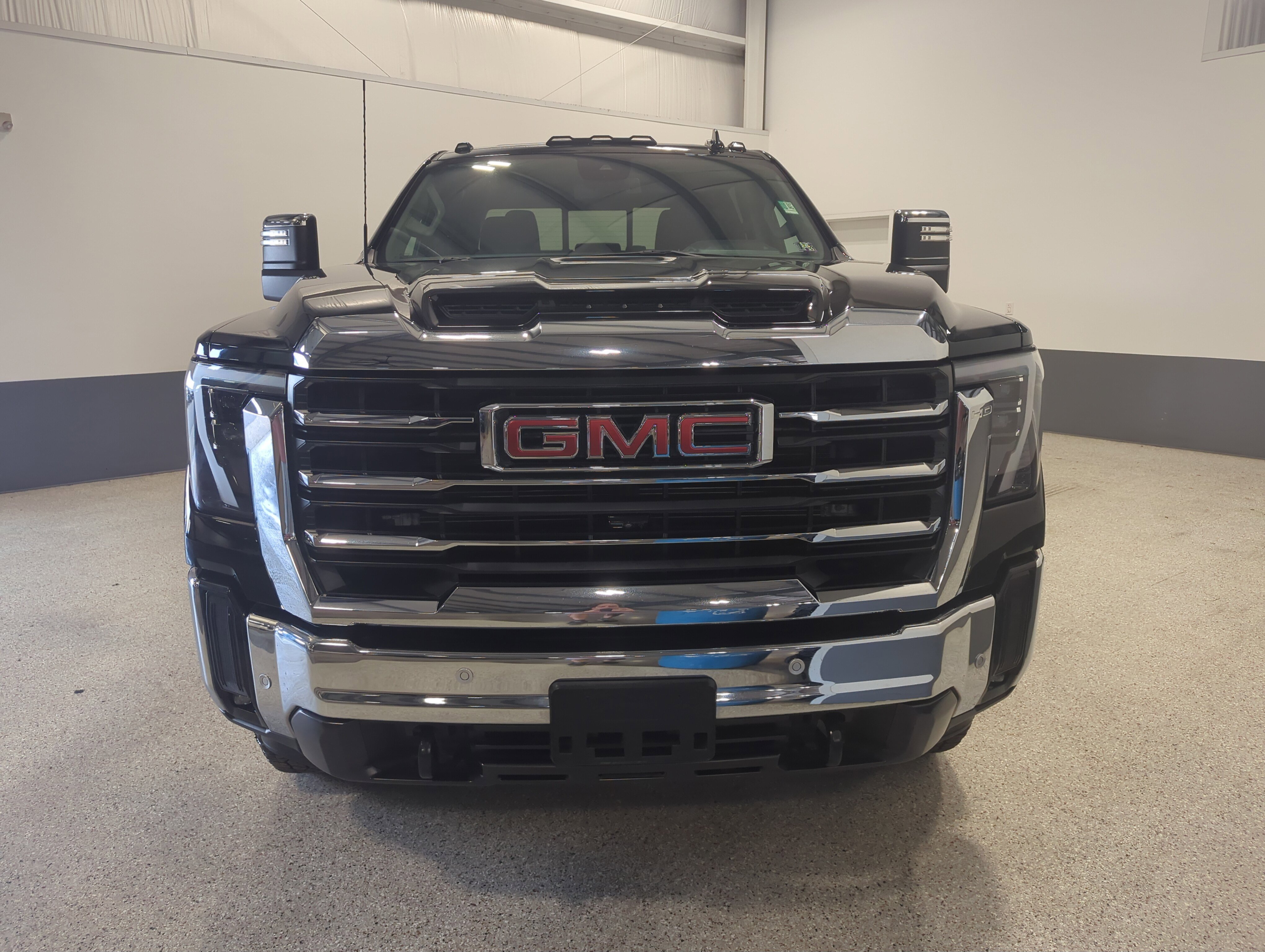 Used 2024 GMC Sierra 2500 SLT w/ SLT Premium Package image 8