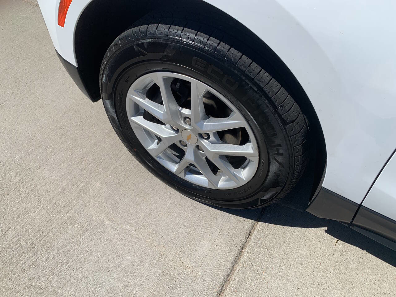 Used 2024 Chevrolet Equinox LT w/ LPO, Floor Liner Package AWD/4WD image 11