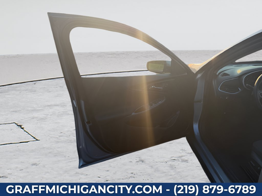 Used 2024 Chevrolet Malibu LT FWD image 9