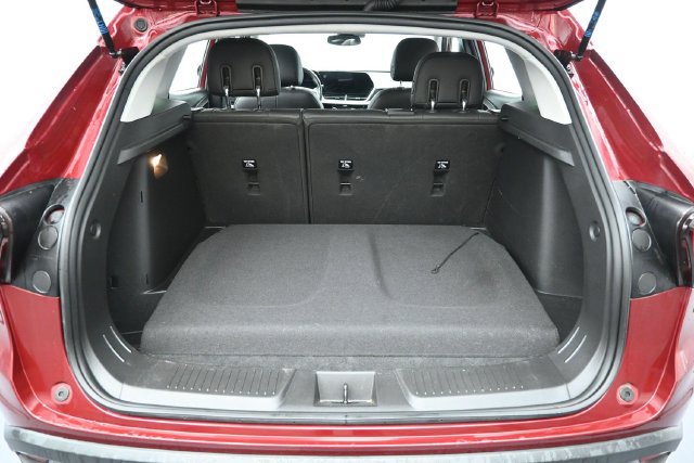 Used 2025 Chevrolet Trax LT w/ LT Convenience Package FWD image 29