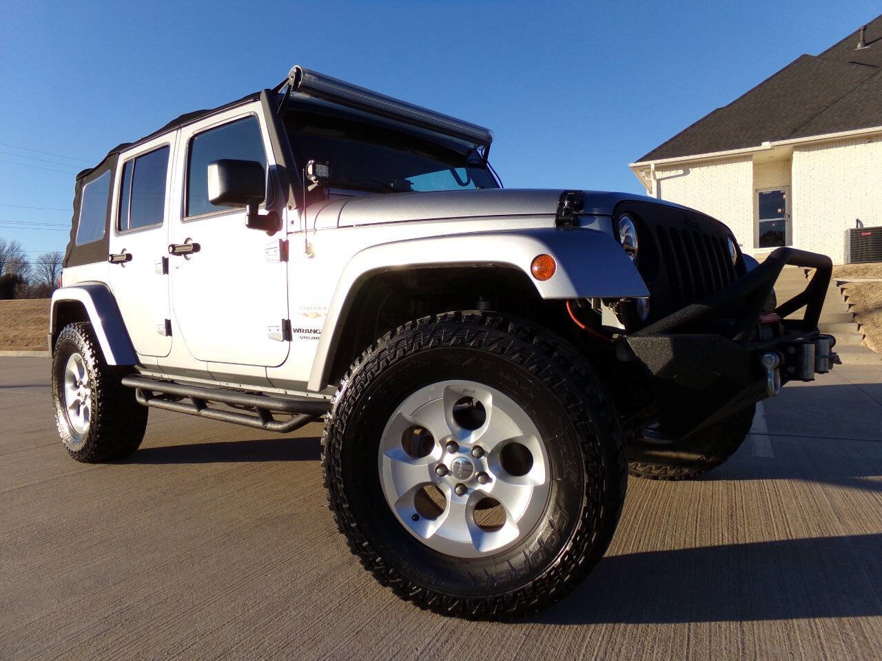 Used 2015 Jeep Wrangler Unlimited Sahara w/ Connectivity Group image 15