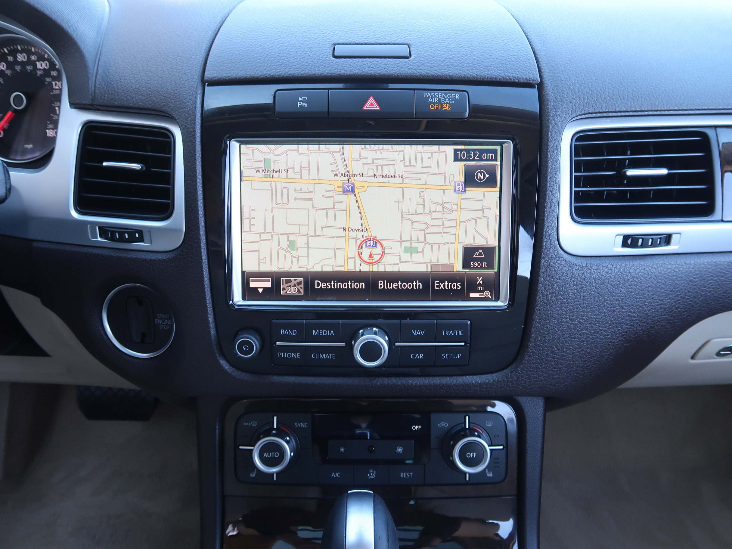 Used 2014 Volkswagen Touareg Executive image 17
