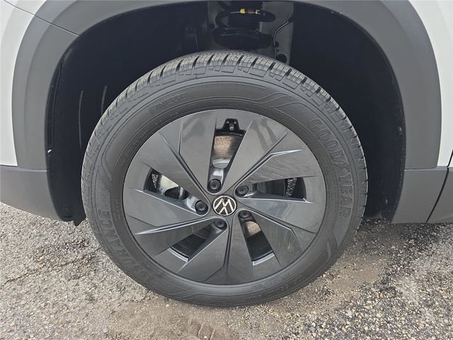 New 2025 Volkswagen Taos S image 7