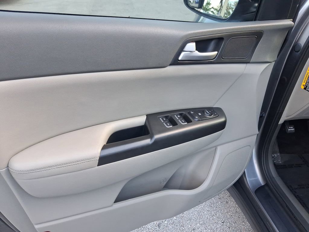 Used 2017 Kia Sportage EX image 15