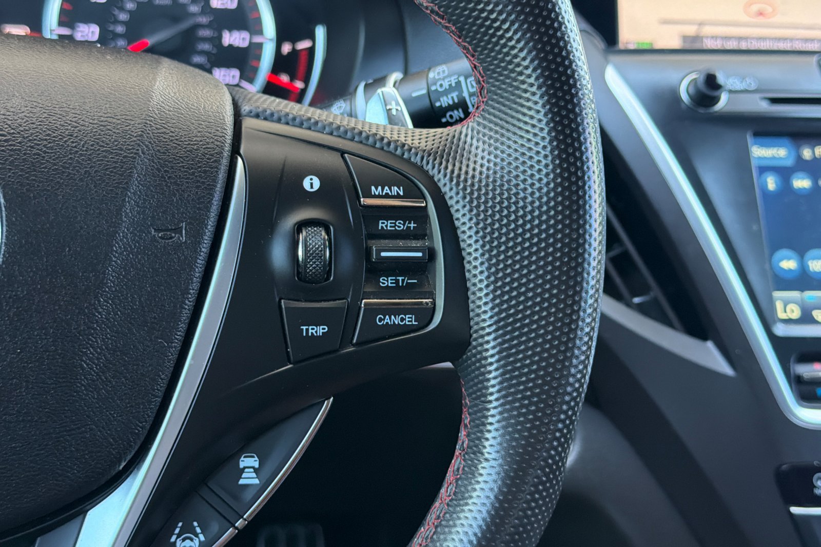 Used 2020 Acura MDX w/ Technology Package AWD/4WD image 32