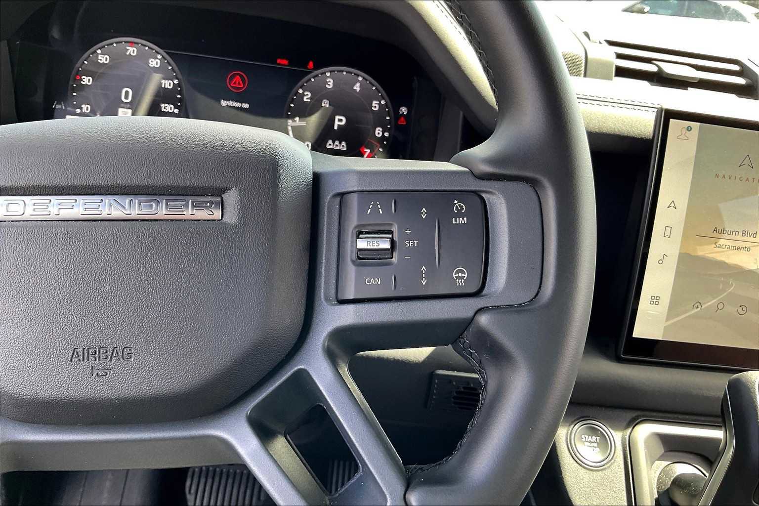 Used 2025 Land Rover Defender 110 X-Dynamic SE image 22