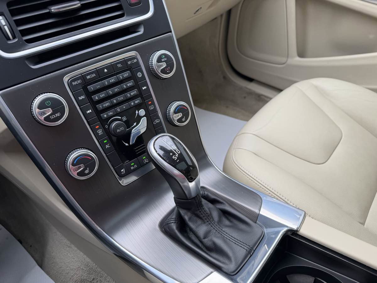 Used 2015 Volvo S60 T5 Premier image 25