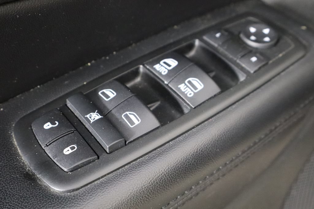 Used 2014 Jeep Grand Cherokee Laredo w/ Quick Order Package 23E AWD/4WD image 20