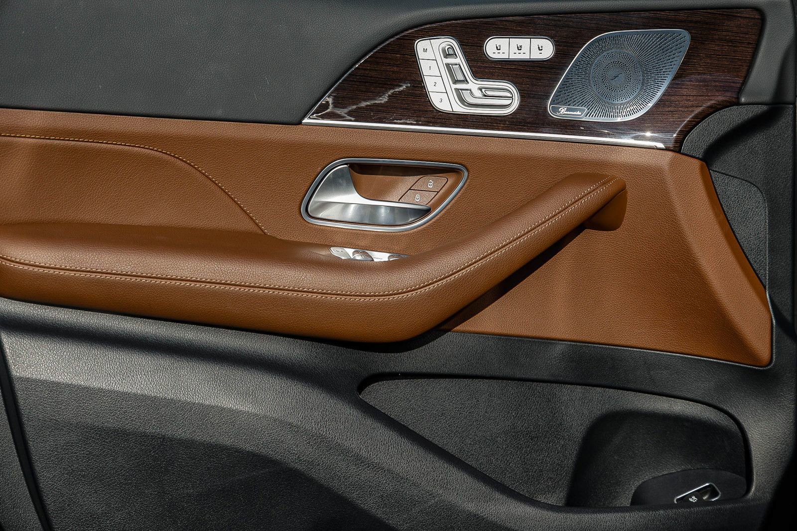 Certified 2025 Mercedes-Benz GLS 450 4MATIC image 21