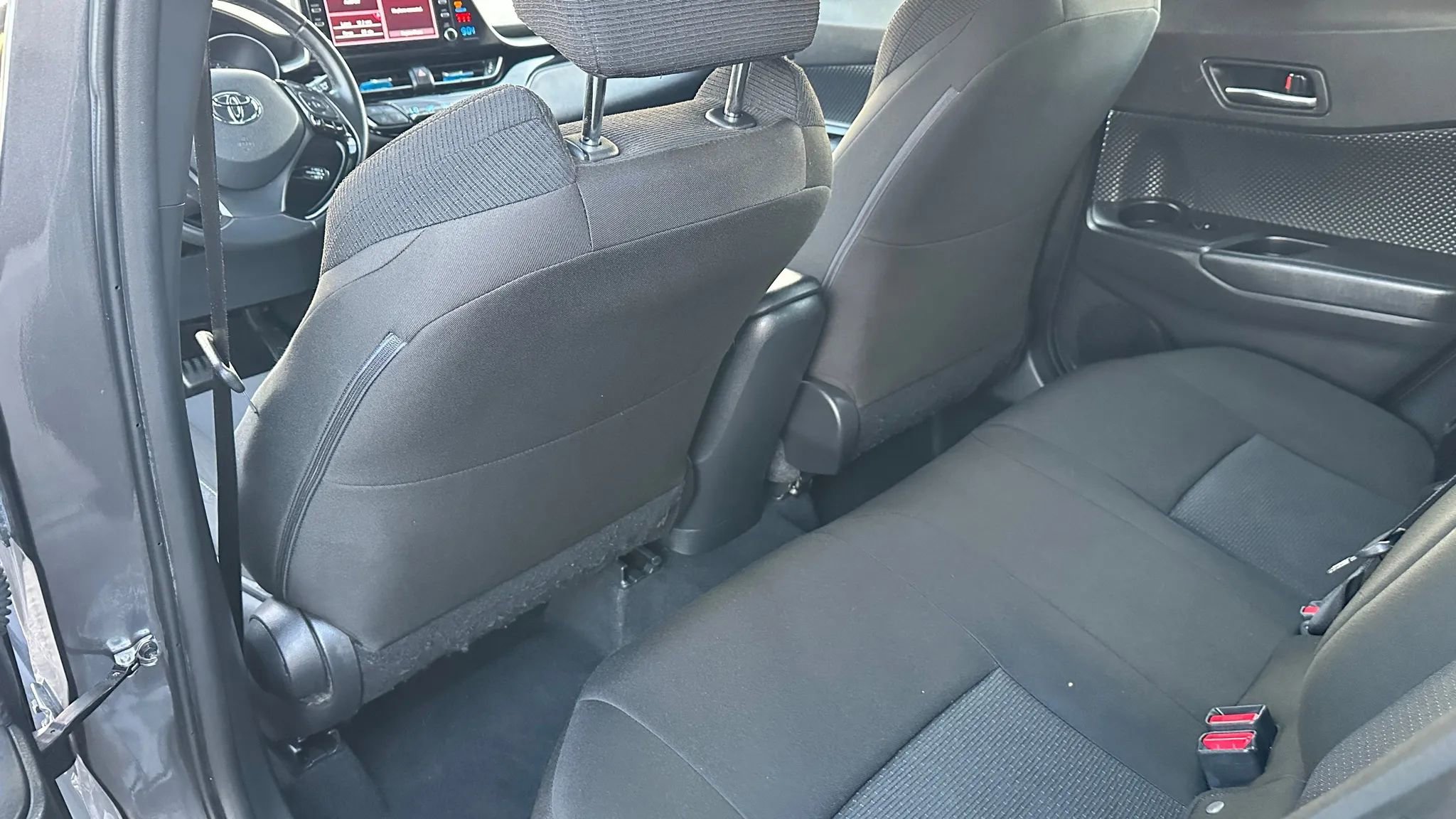 Used 2019 Toyota C-HR XLE image 14