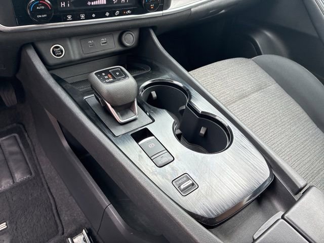 Used 2023 Nissan Rogue SV image 15