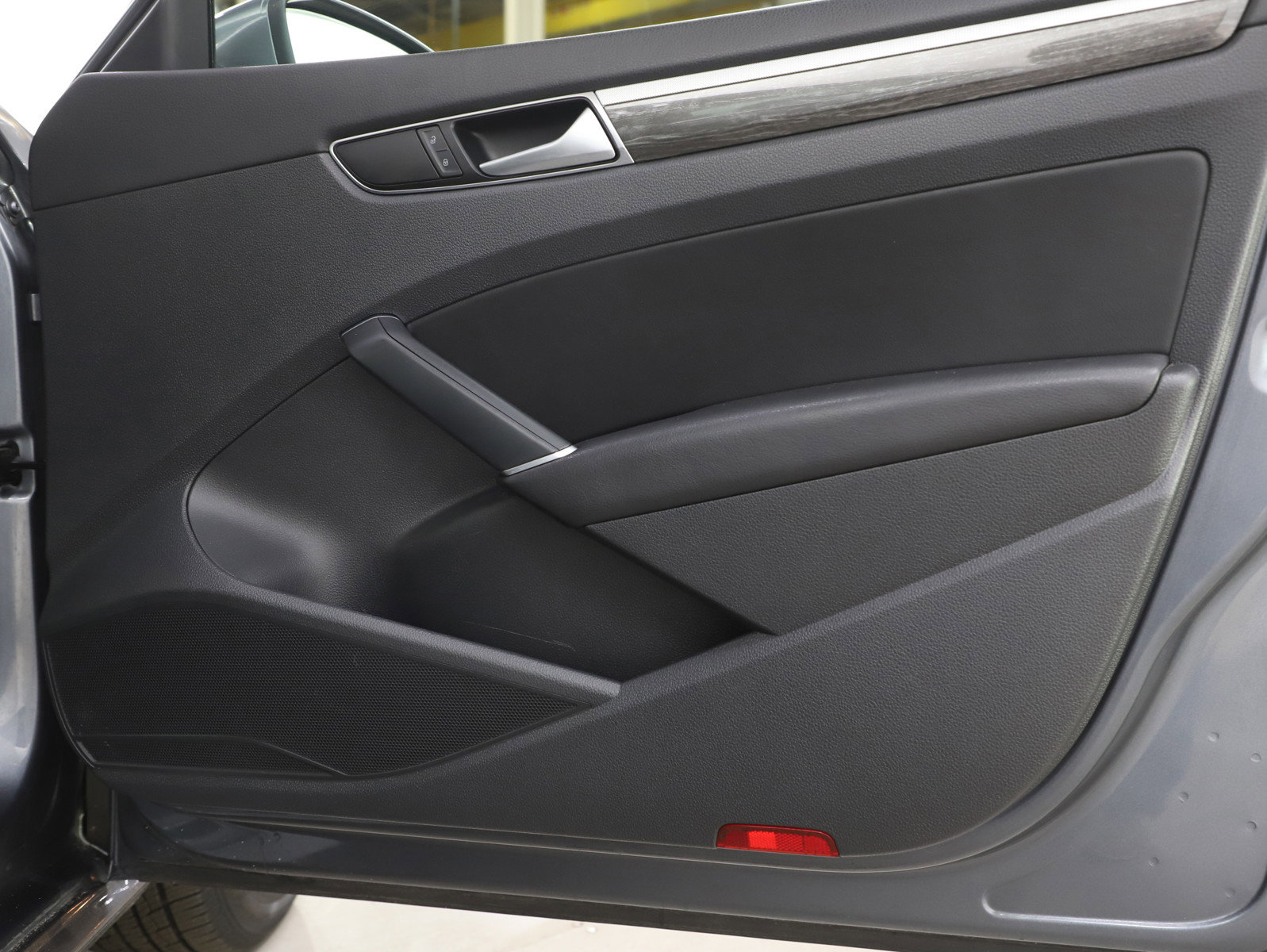 Used 2016 Volkswagen Passat 1.8T SE image 9