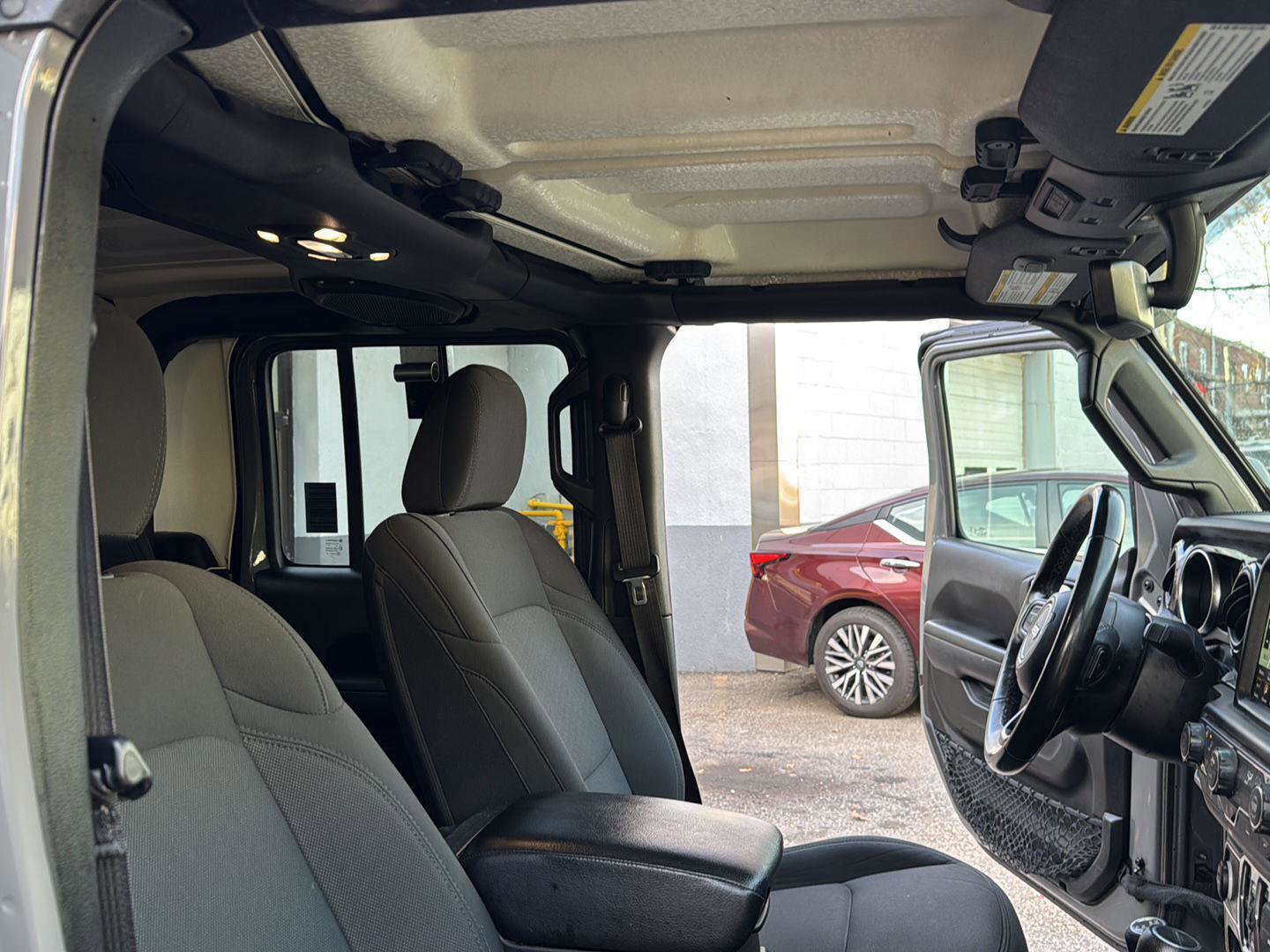 Used 2022 Jeep Gladiator Sport image 36