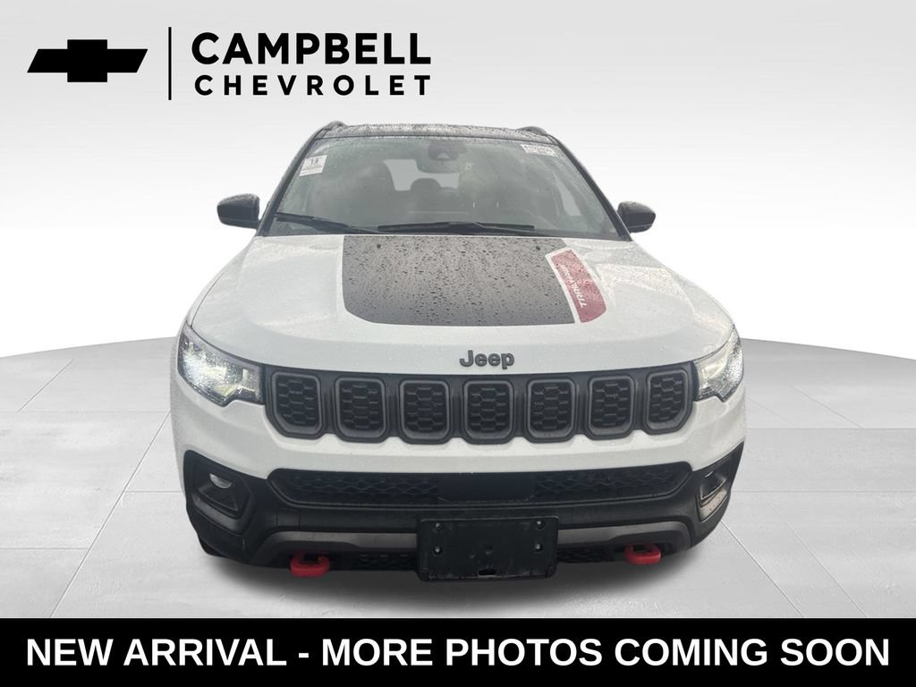 Used 2025 Jeep Compass Trailhawk AWD/4WD image 8