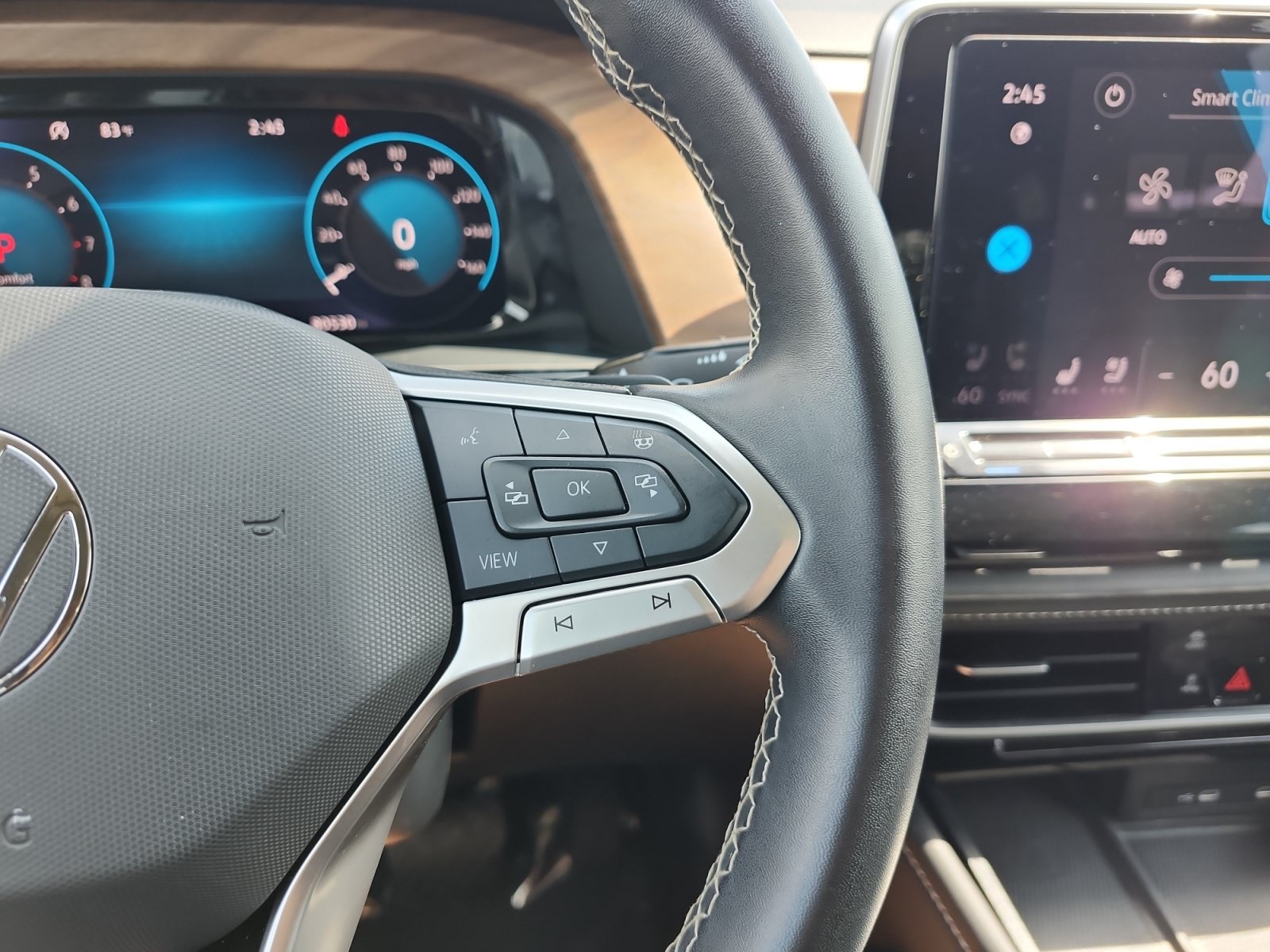 Used 2024 Volkswagen Atlas SE AWD/4WD image 25