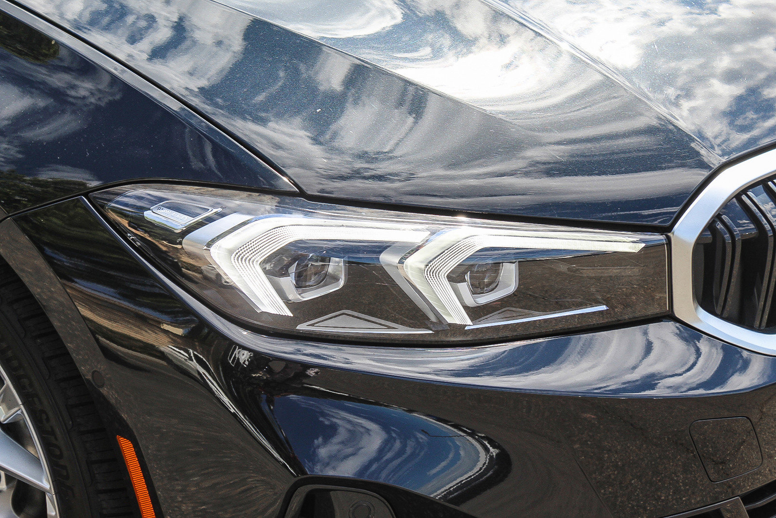 Certified 2025 BMW 330i Sedan image 8