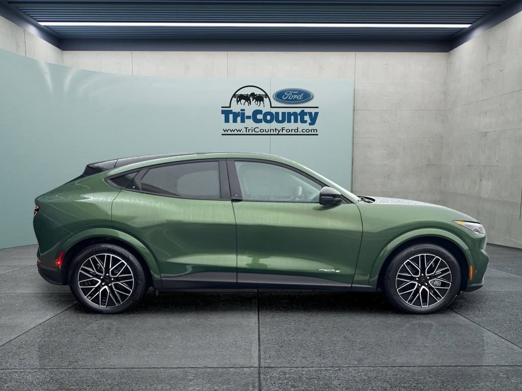 Used 2025 Ford Mustang Mach-E Premium image 8