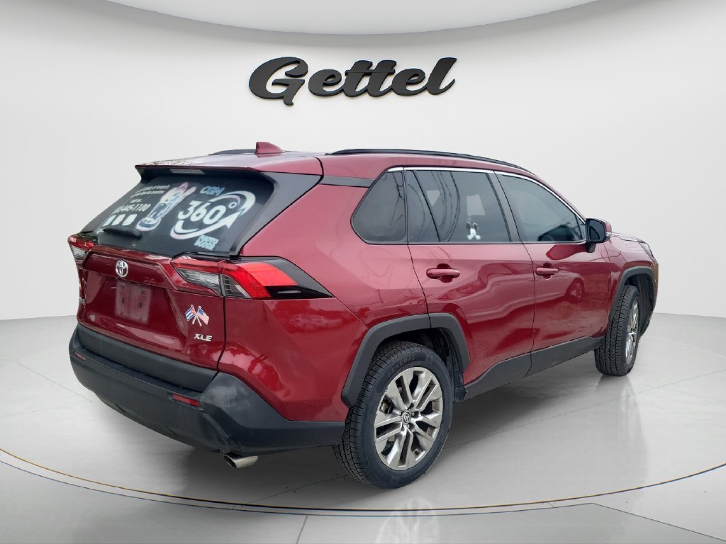 Used 2023 Toyota RAV4 XLE Premium FWD image 3