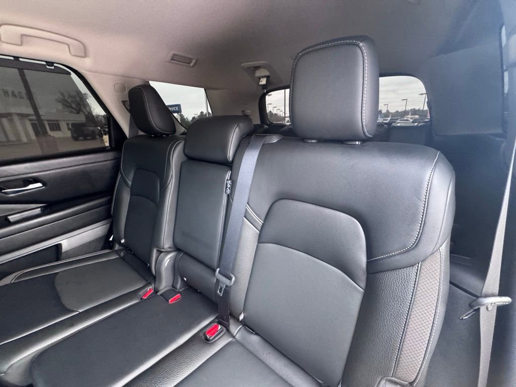 Used 2023 Nissan Pathfinder SL w/ Lighting Package (N92) image 17