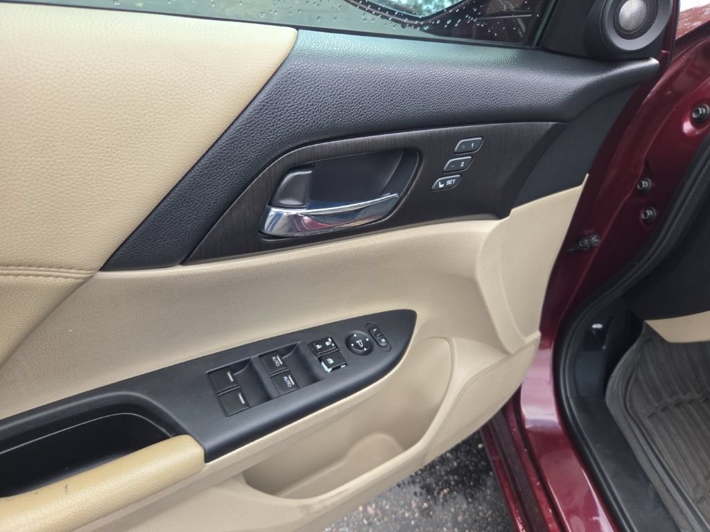 Used 2015 Honda Accord EX-L image 11