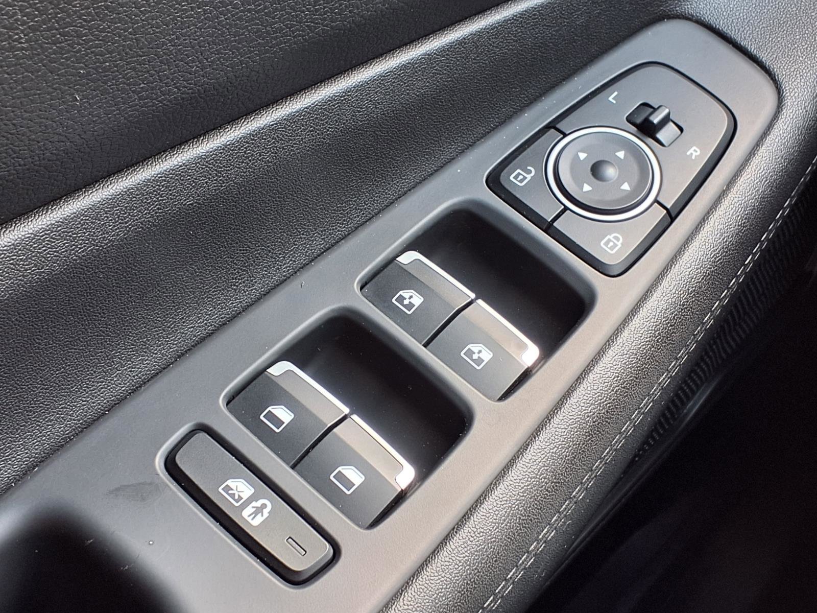 Certified 2023 Hyundai Santa Fe SEL image 19