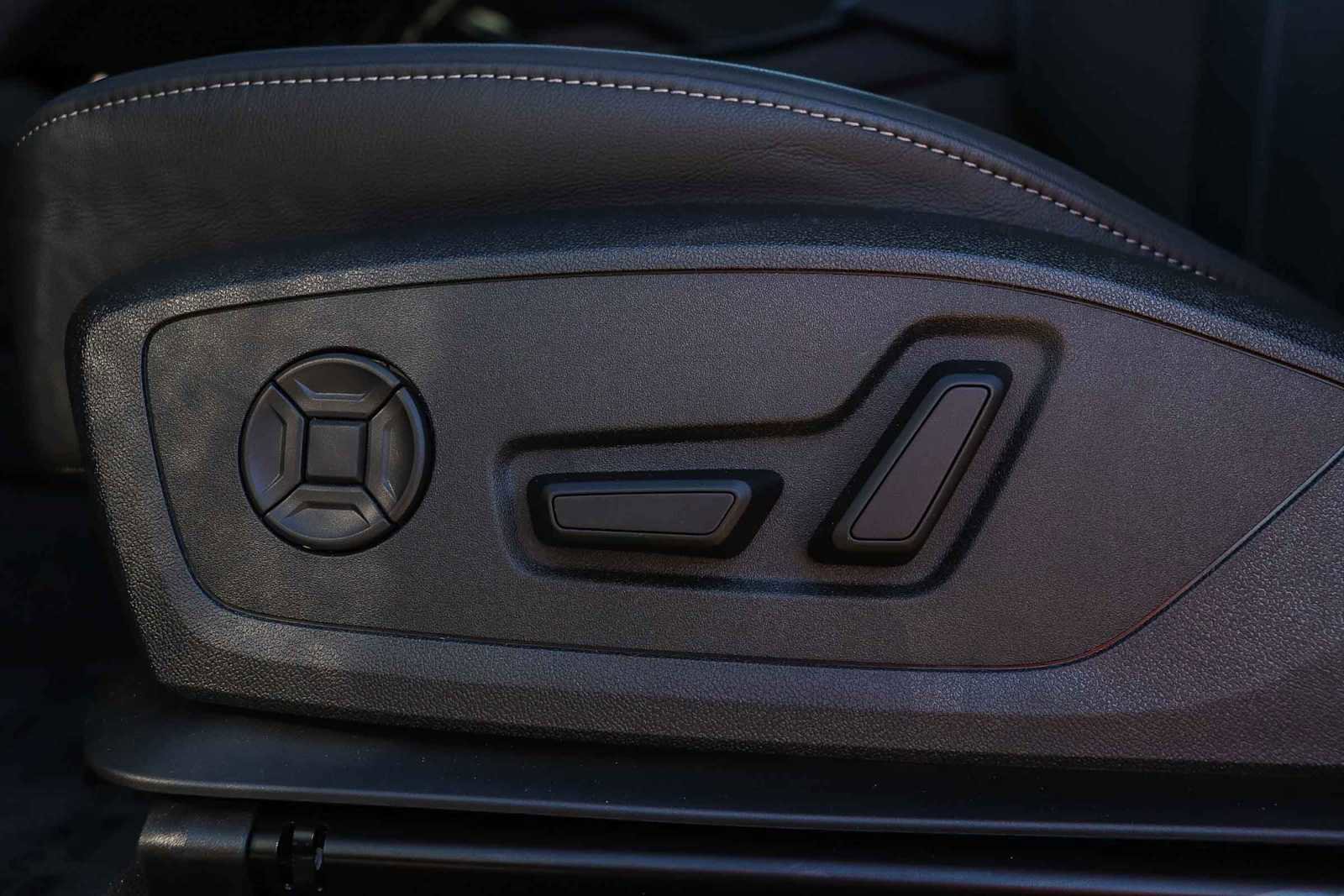 New 2025 Audi Q6 e-tron Premium AWD/4WD image 25