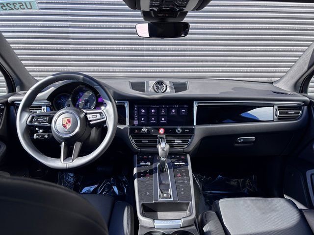 Certified 2026 Porsche Macan AWD/4WD image 13