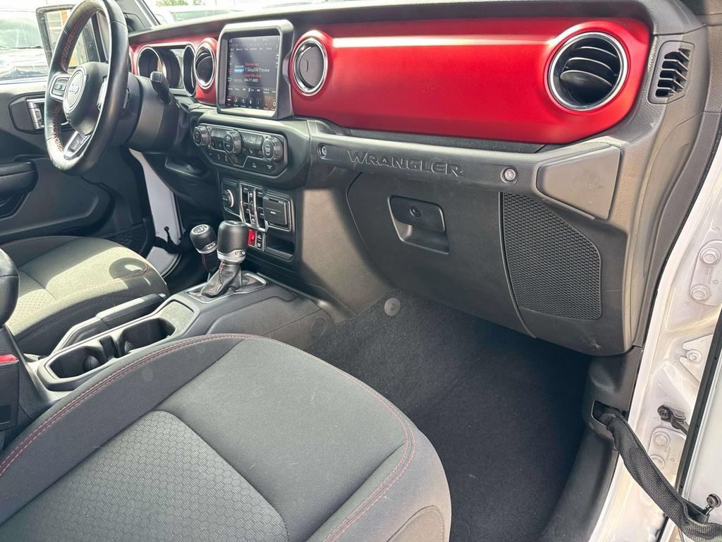 Used 2023 Jeep Wrangler Unlimited Rubicon w/ Cold Weather Group AWD/4WD image 19