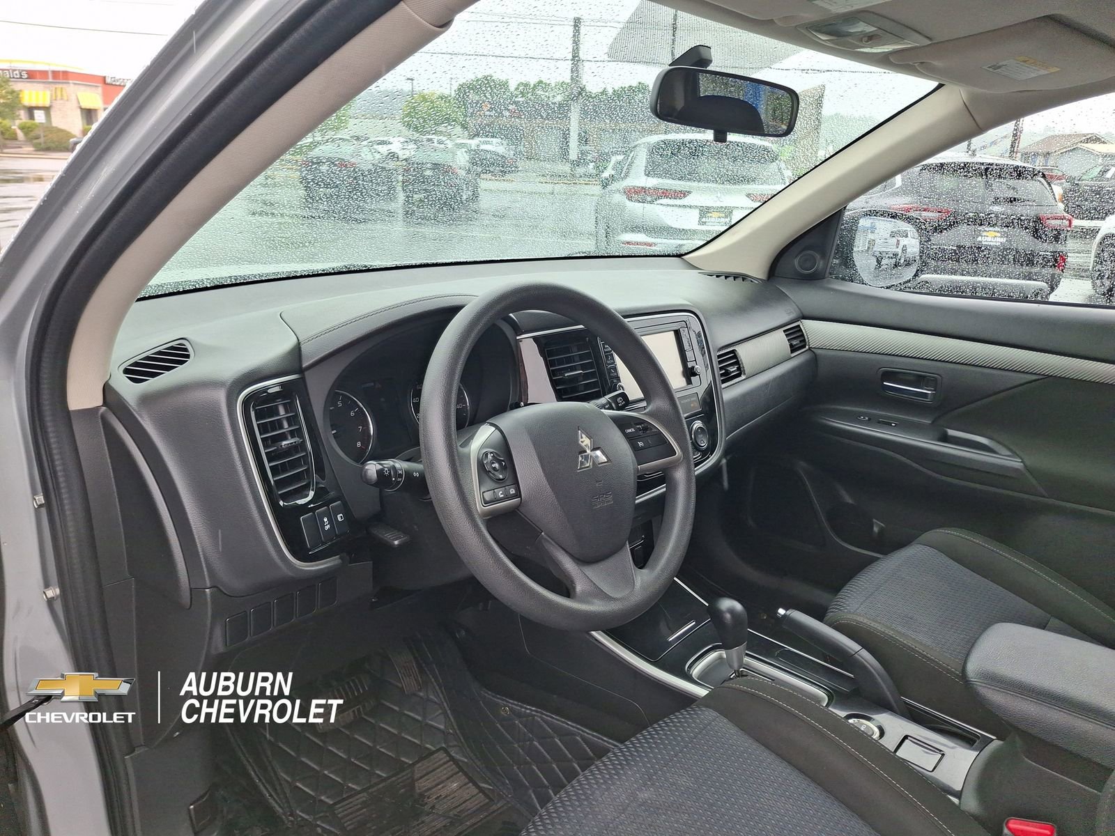 Used 2018 Mitsubishi Outlander ES AWD/4WD image 18
